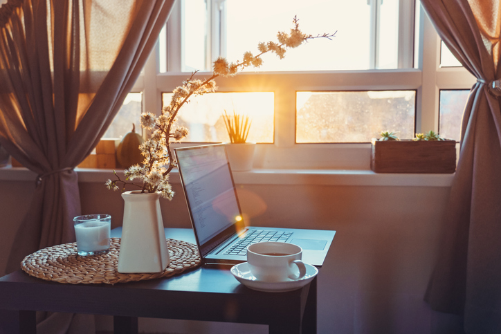 4 Ways To Make Your Home Office Cozier This Fall